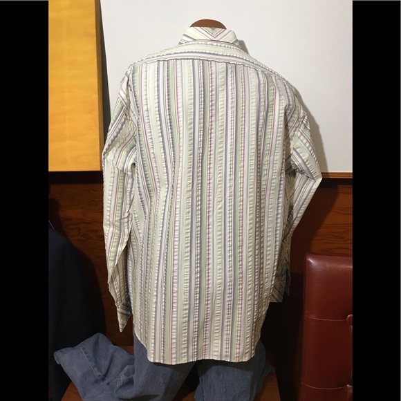 Shirts like this are in All in - Picture 6 of 8